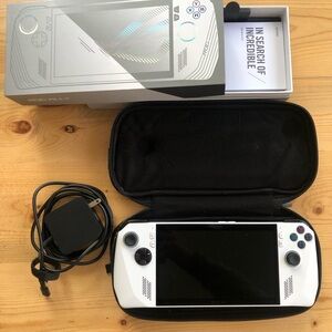 Asus ROG Ally Z1 Extreme Processor Handheld Gaming console - incl travel case